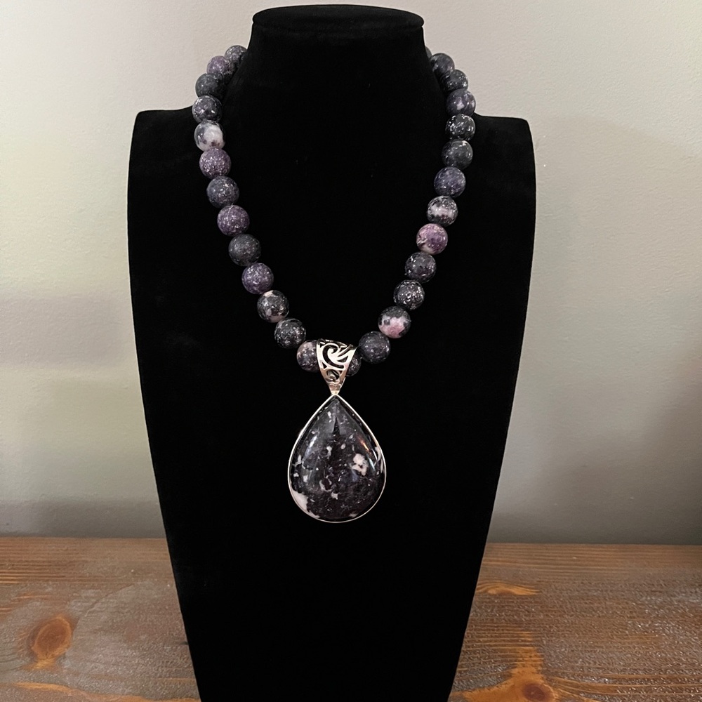Elegant Purple Beaded Necklace